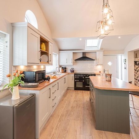 Quiet Self Contained Cottage Near Delamere Forest Cuddington  Bagian luar foto